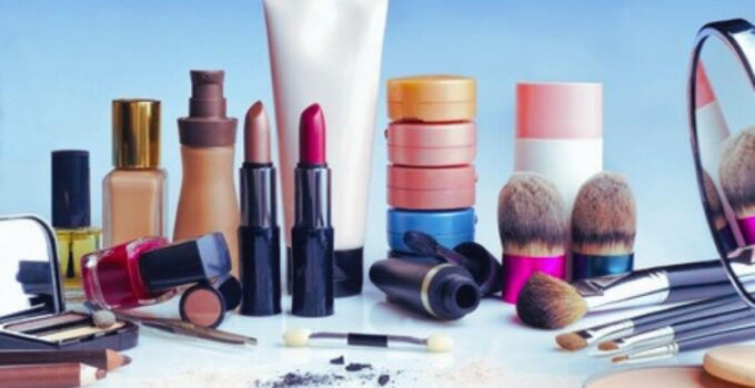 SWOT Analysis of Cosmetic Industry 
